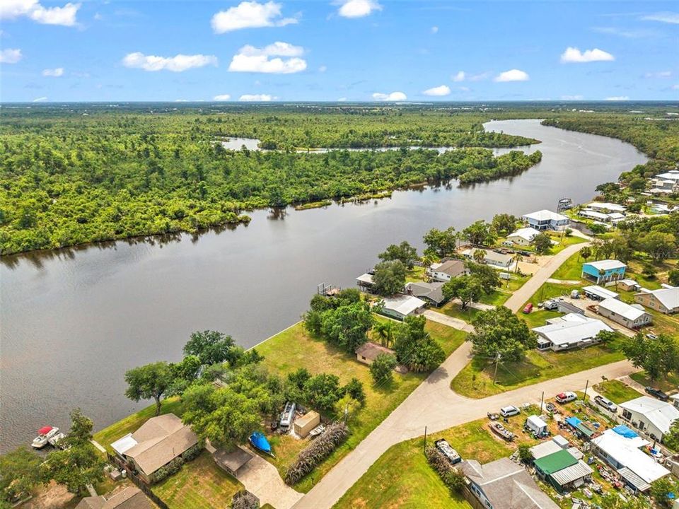 На продажу: $250,000 (0.40 acres)