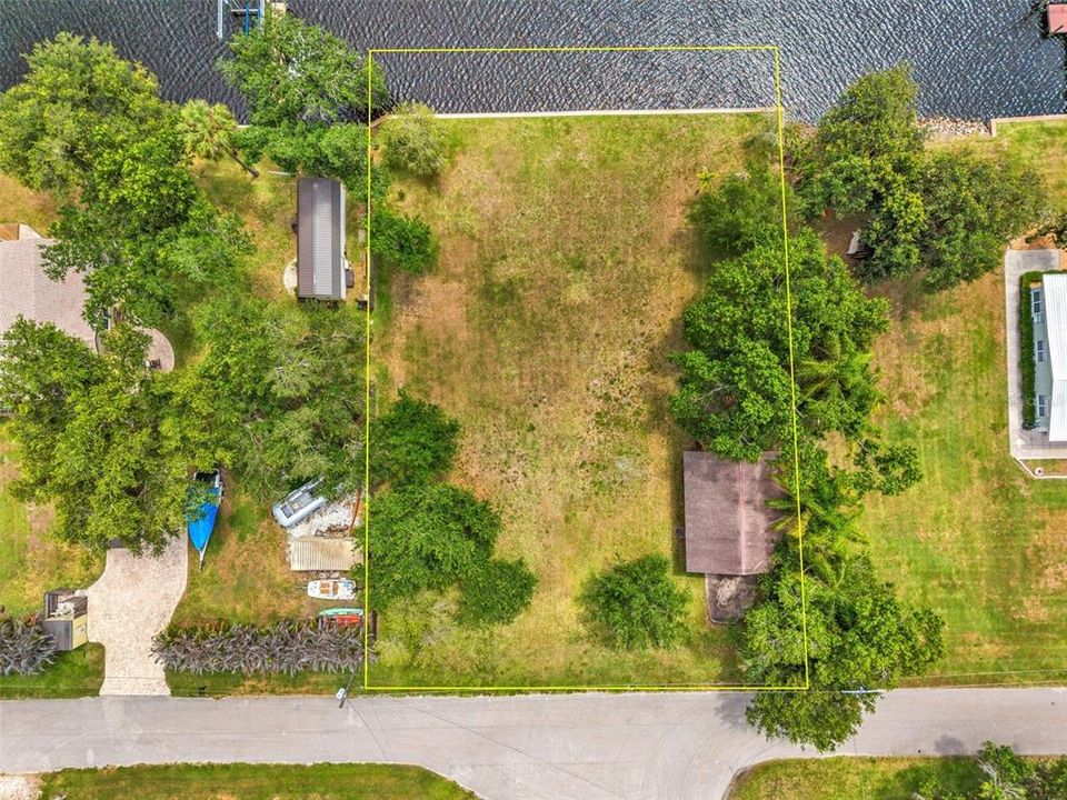 На продажу: $250,000 (0.40 acres)