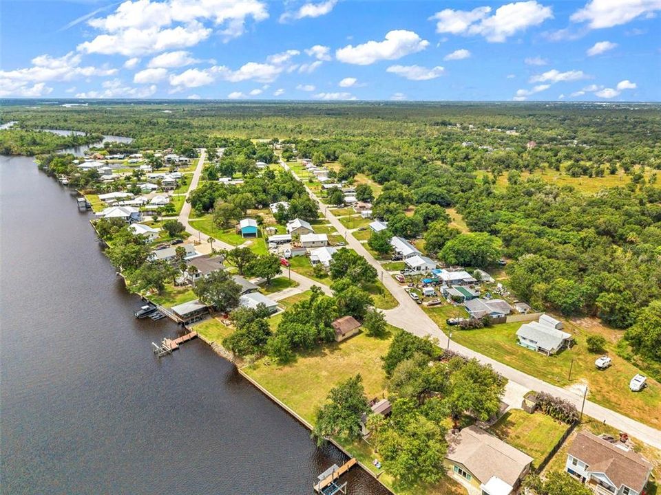 На продажу: $250,000 (0.40 acres)