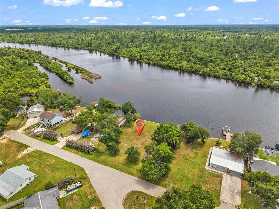 На продажу: $250,000 (0.40 acres)