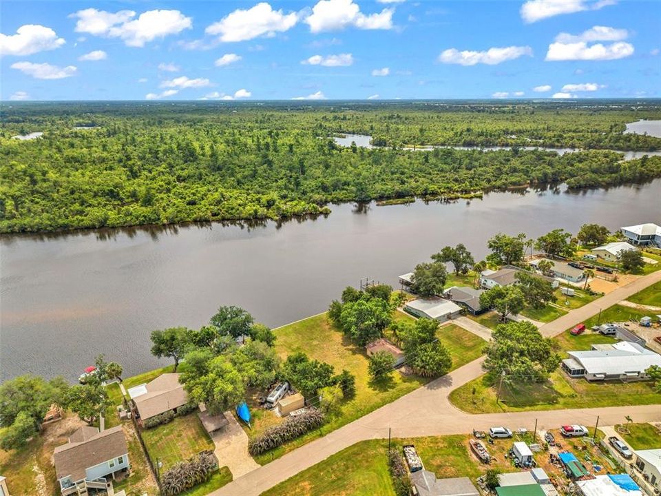 На продажу: $250,000 (0.40 acres)