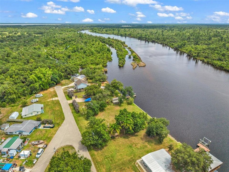На продажу: $250,000 (0.40 acres)