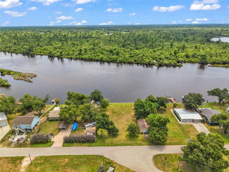 На продажу: $250,000 (0.40 acres)