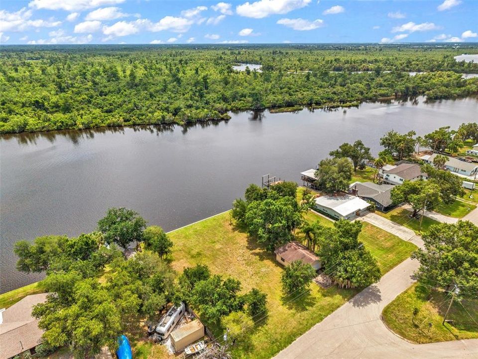 На продажу: $250,000 (0.40 acres)