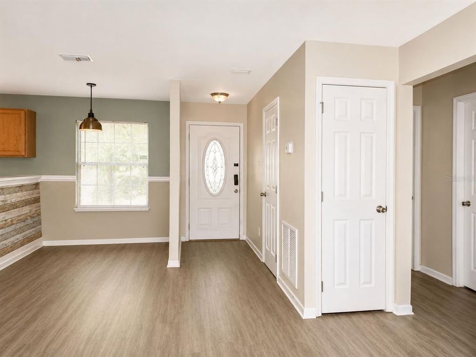 For Sale: $229,000 (3 beds, 2 baths, 1214 Square Feet)