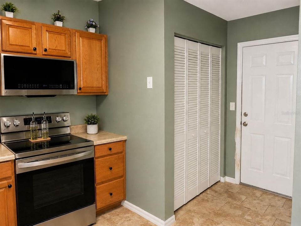 For Sale: $229,000 (3 beds, 2 baths, 1214 Square Feet)