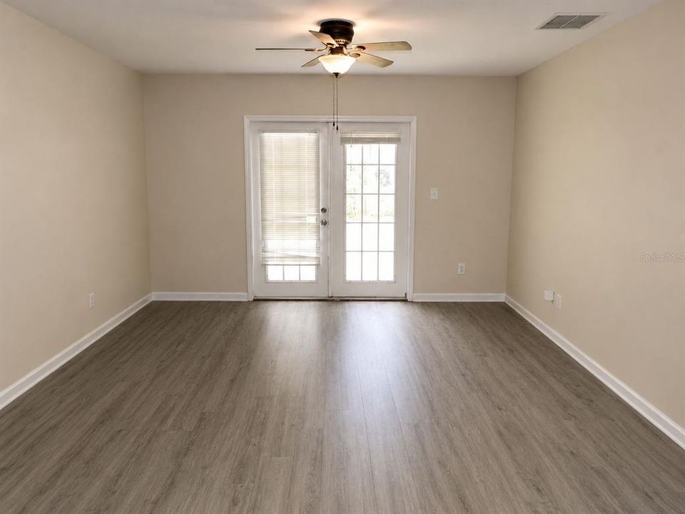 For Sale: $229,000 (3 beds, 2 baths, 1214 Square Feet)