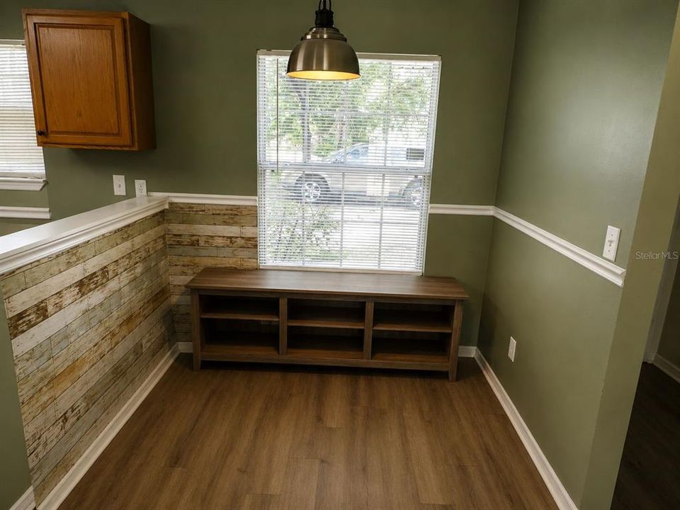 For Sale: $229,000 (3 beds, 2 baths, 1214 Square Feet)
