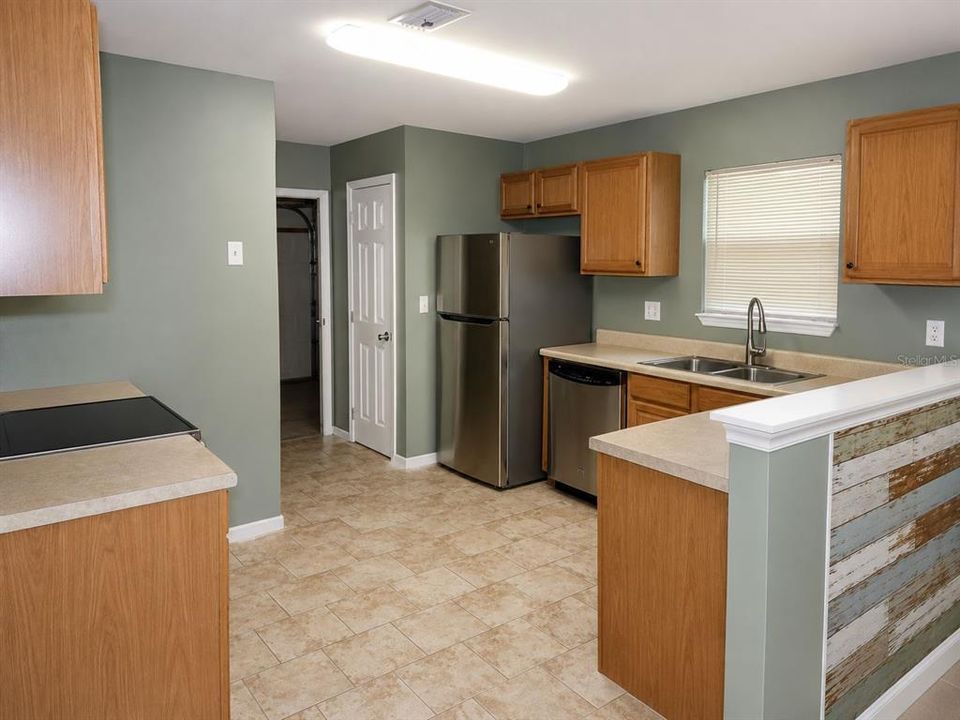 For Sale: $229,000 (3 beds, 2 baths, 1214 Square Feet)