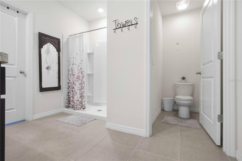 For Sale: $457,000 (5 beds, 3 baths, 2638 Square Feet)