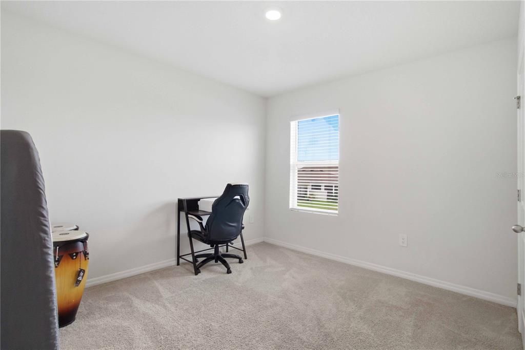 For Sale: $457,000 (5 beds, 3 baths, 2638 Square Feet)