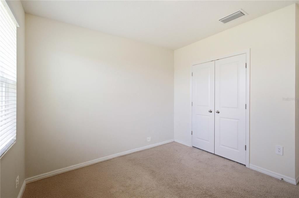 For Sale: $457,000 (5 beds, 3 baths, 2638 Square Feet)