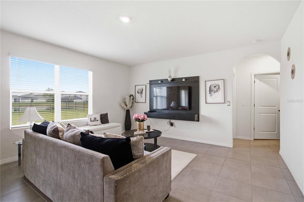 For Sale: $457,000 (5 beds, 3 baths, 2638 Square Feet)