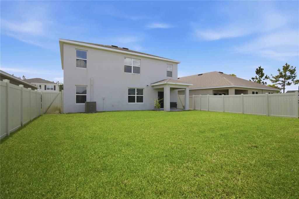 For Sale: $457,000 (5 beds, 3 baths, 2638 Square Feet)