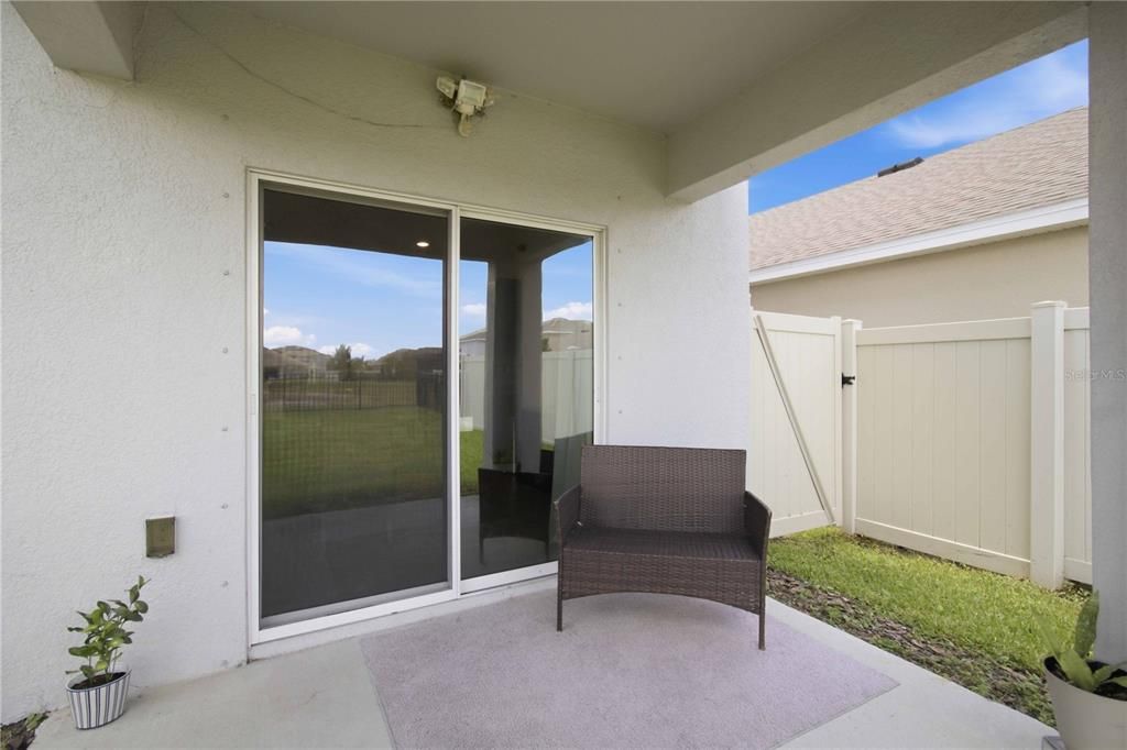 For Sale: $457,000 (5 beds, 3 baths, 2638 Square Feet)