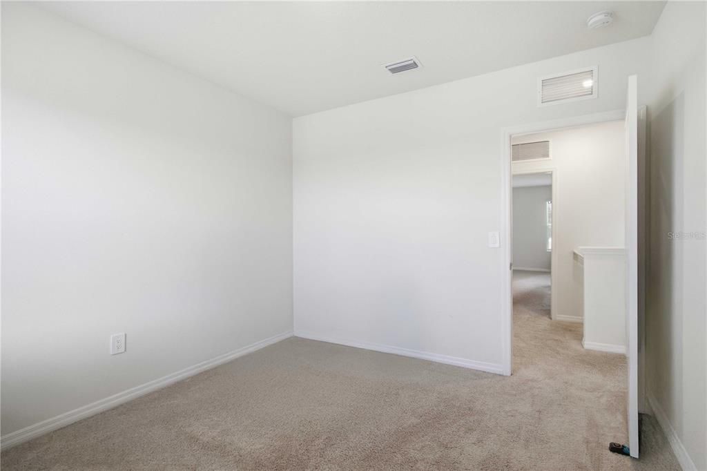 For Sale: $457,000 (5 beds, 3 baths, 2638 Square Feet)