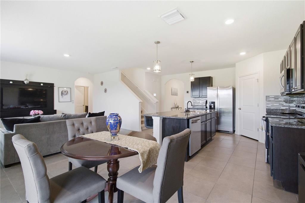 For Sale: $457,000 (5 beds, 3 baths, 2638 Square Feet)