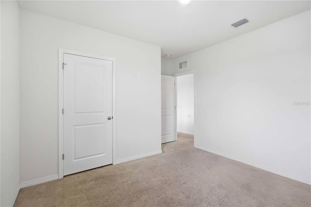 For Sale: $457,000 (5 beds, 3 baths, 2638 Square Feet)
