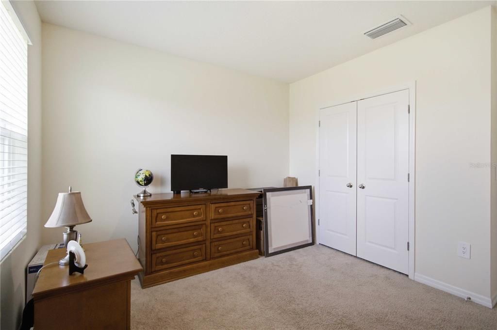 For Sale: $457,000 (5 beds, 3 baths, 2638 Square Feet)