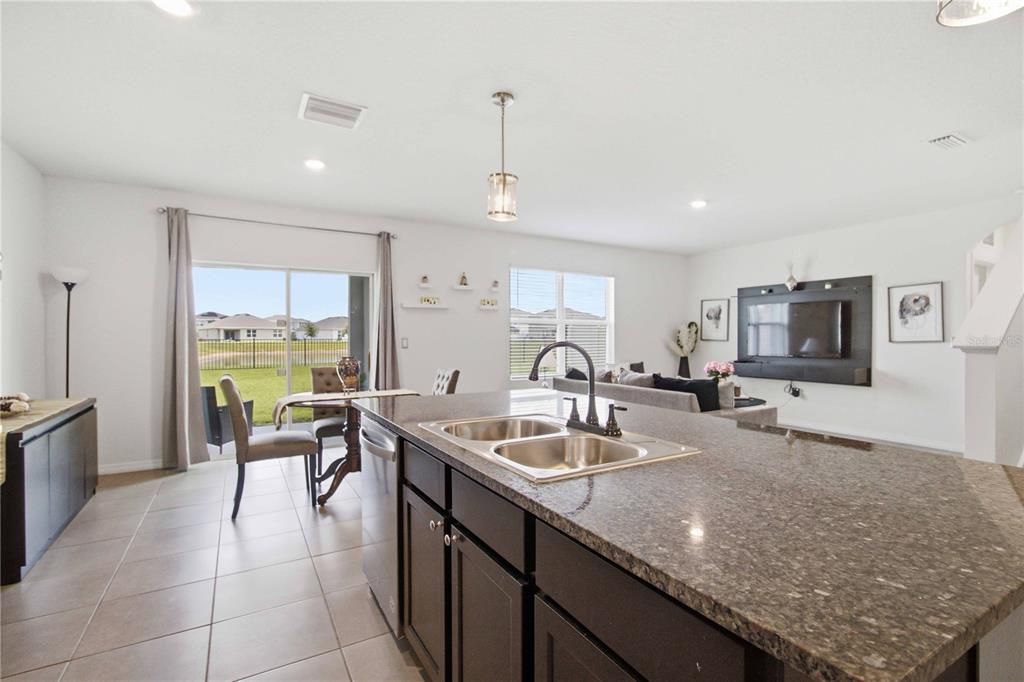 For Sale: $457,000 (5 beds, 3 baths, 2638 Square Feet)