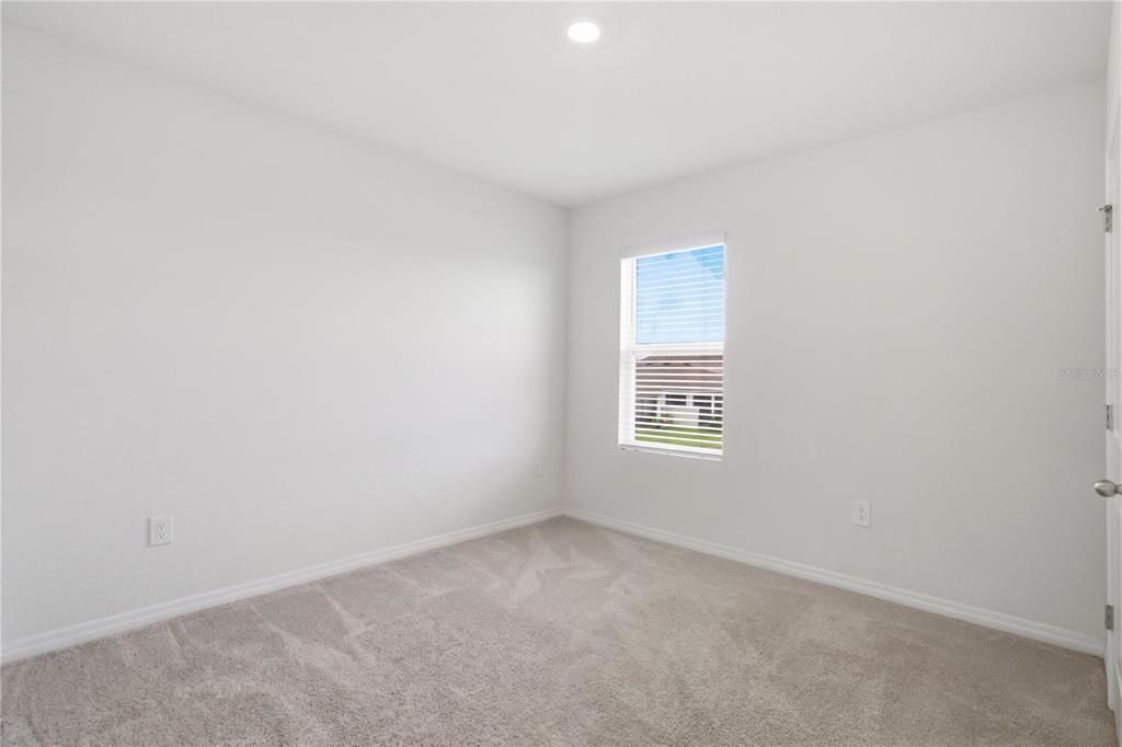 For Sale: $457,000 (5 beds, 3 baths, 2638 Square Feet)