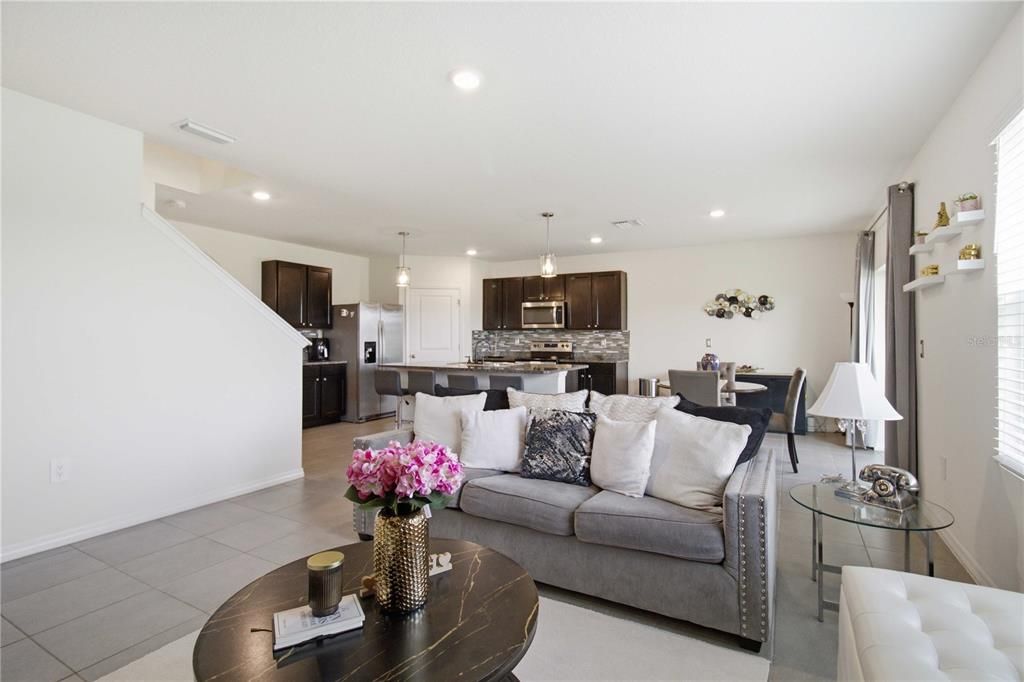 For Sale: $457,000 (5 beds, 3 baths, 2638 Square Feet)