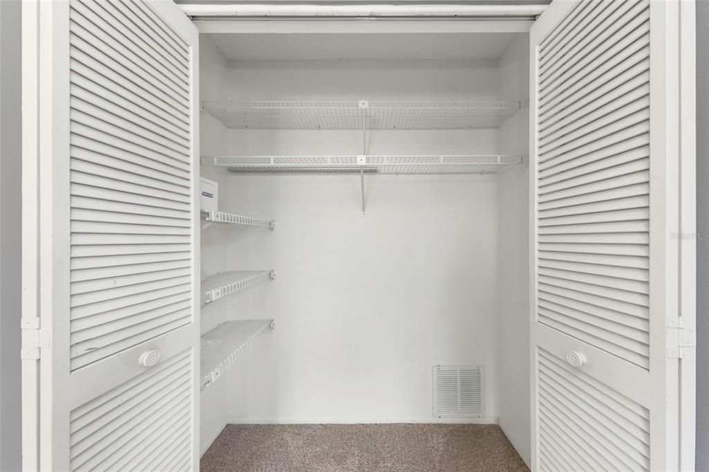 На продажу: $185,000 (2 спален, 2 ванн, 1090 Квадратных фут)