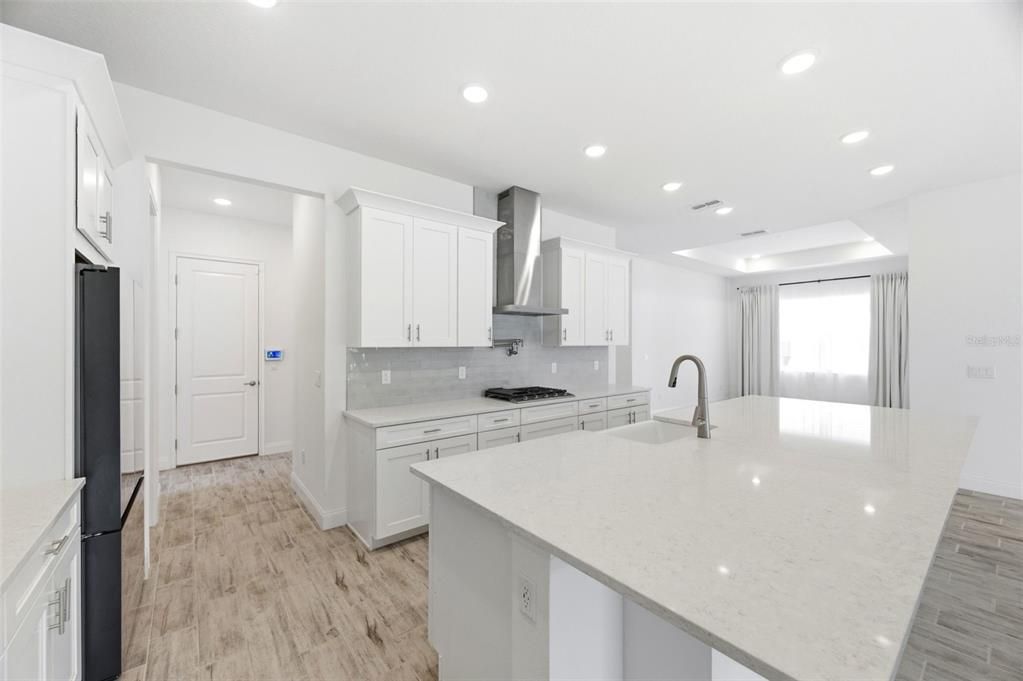For Sale: $770,000 (4 beds, 4 baths, 2714 Square Feet)