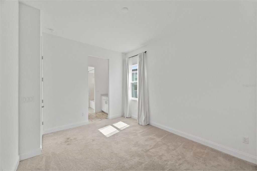 For Sale: $770,000 (4 beds, 4 baths, 2714 Square Feet)