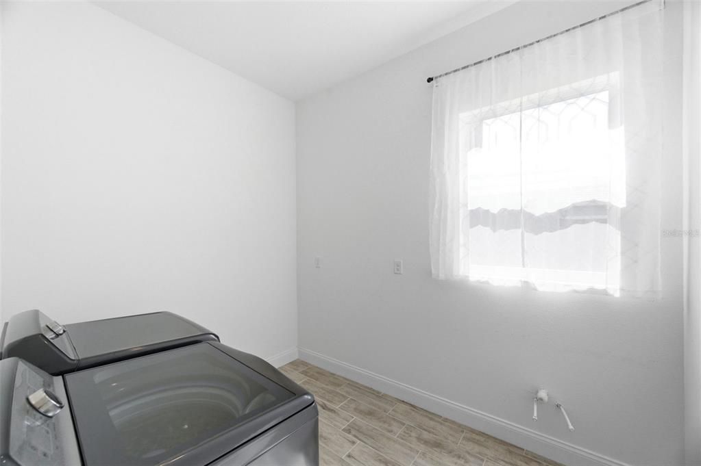 For Sale: $770,000 (4 beds, 4 baths, 2714 Square Feet)