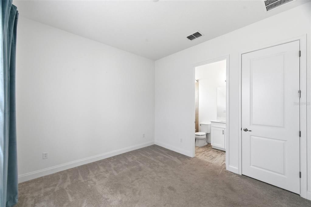 For Sale: $770,000 (4 beds, 4 baths, 2714 Square Feet)