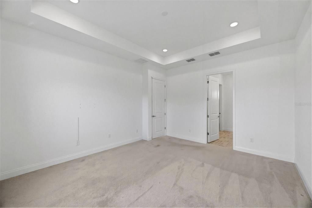 For Sale: $770,000 (4 beds, 4 baths, 2714 Square Feet)
