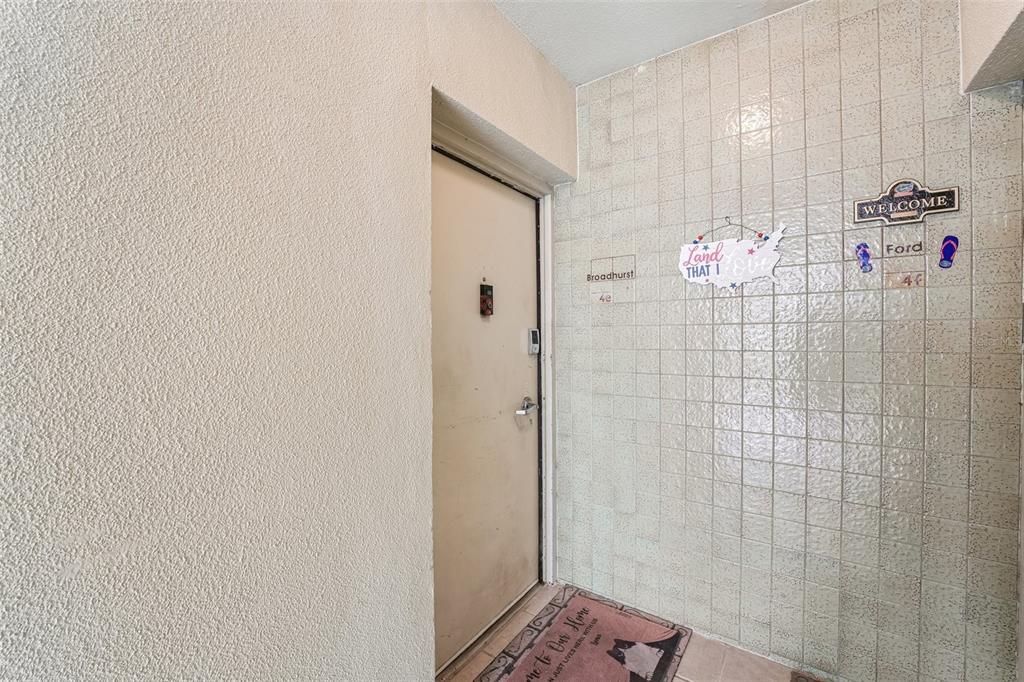 For Sale: $195,000 (1 beds, 1 baths, 1283 Square Feet)