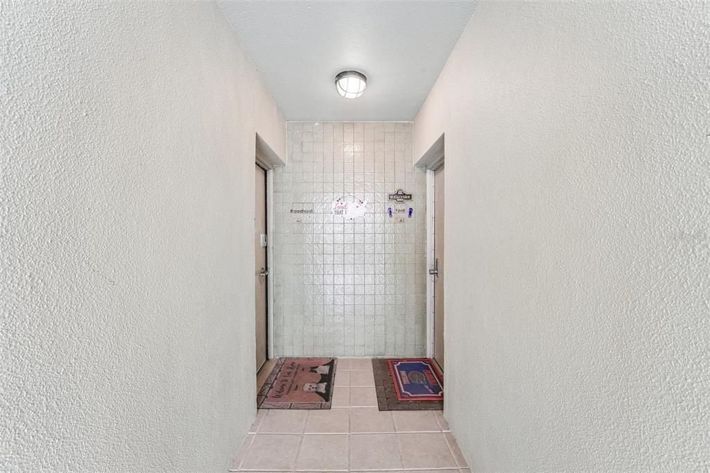 For Sale: $195,000 (1 beds, 1 baths, 1283 Square Feet)