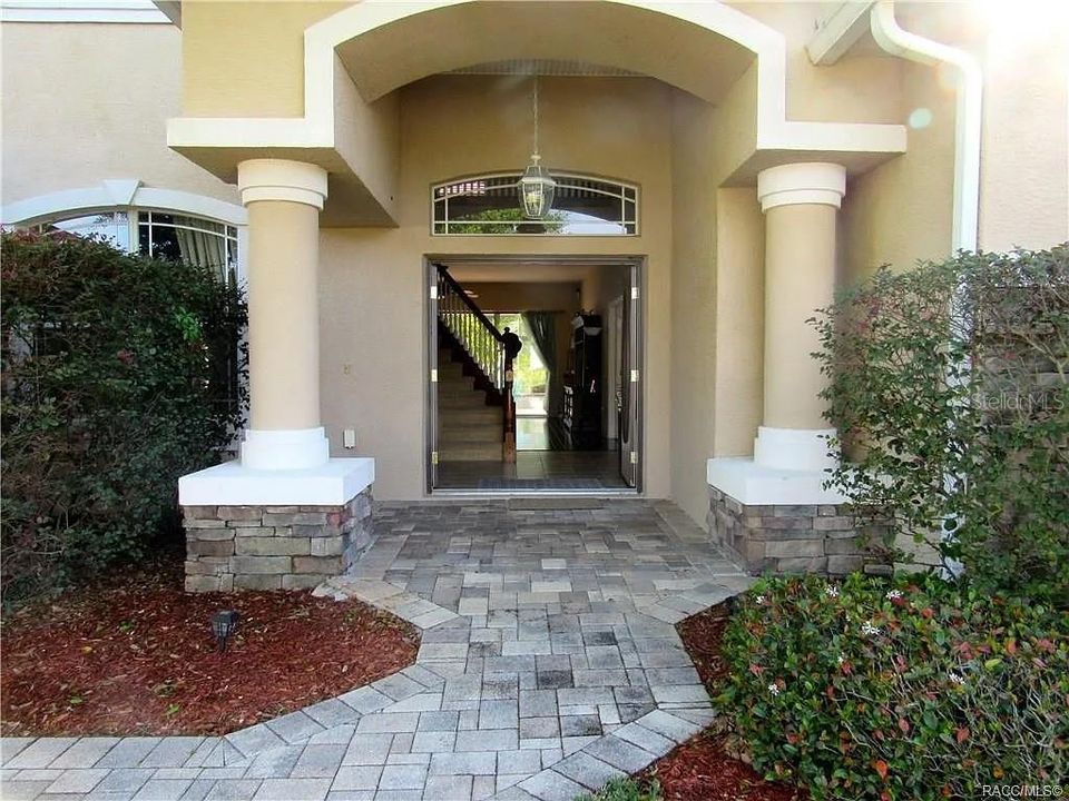 For Sale: $439,999 (3 beds, 2 baths, 2760 Square Feet)