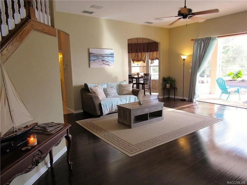 For Sale: $439,999 (3 beds, 2 baths, 2760 Square Feet)
