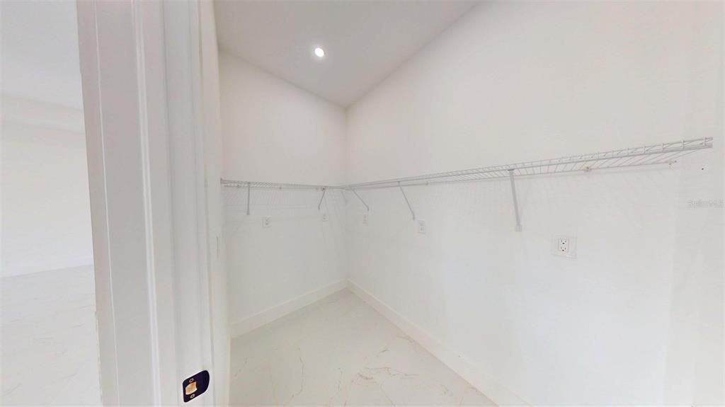 For Sale: $776,500 (3 beds, 2 baths, 2606 Square Feet)