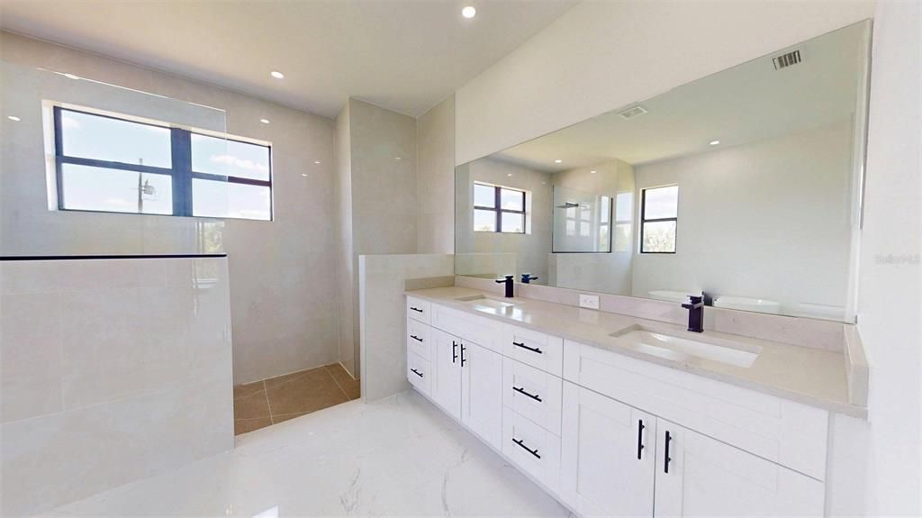 For Sale: $776,500 (3 beds, 2 baths, 2606 Square Feet)