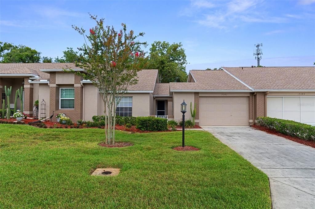 For Sale: $220,000 (2 beds, 2 baths, 1089 Square Feet)