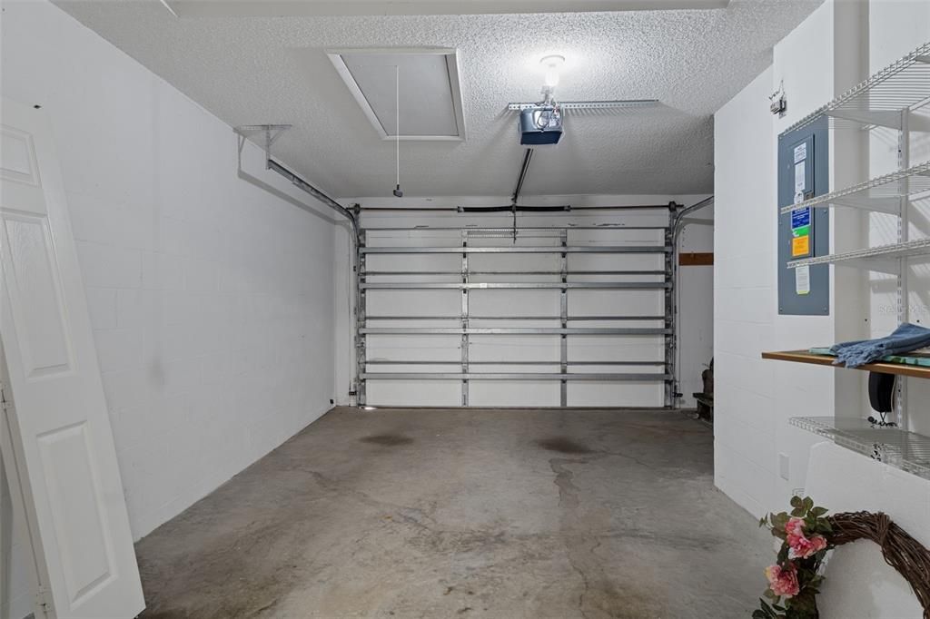 For Sale: $220,000 (2 beds, 2 baths, 1089 Square Feet)