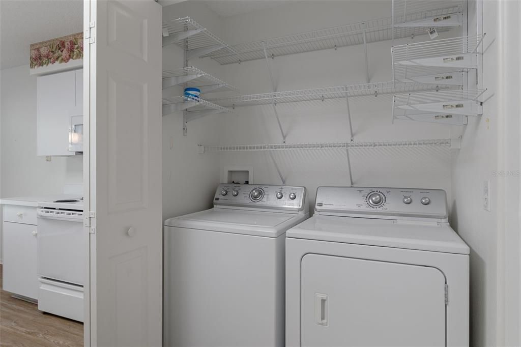 For Sale: $220,000 (2 beds, 2 baths, 1089 Square Feet)