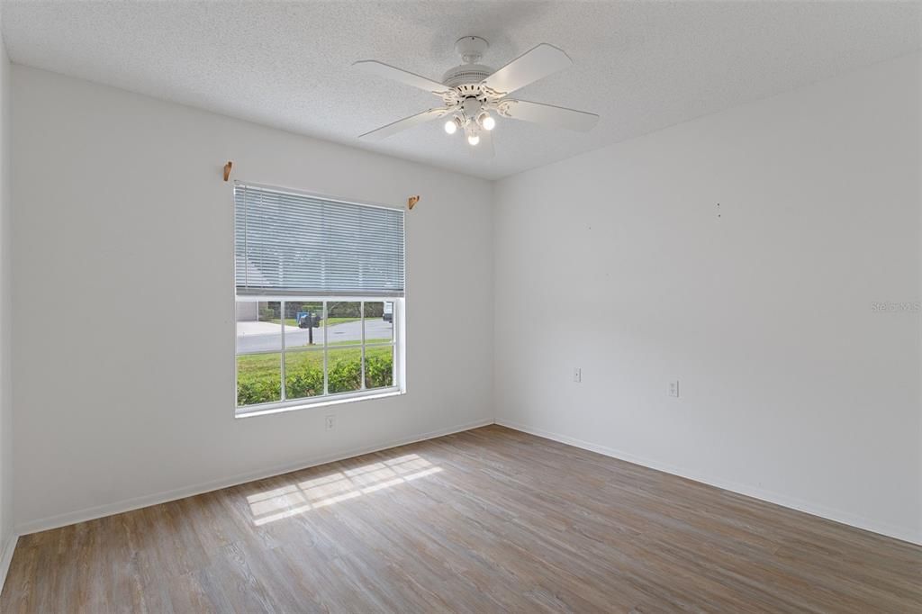 For Sale: $220,000 (2 beds, 2 baths, 1089 Square Feet)