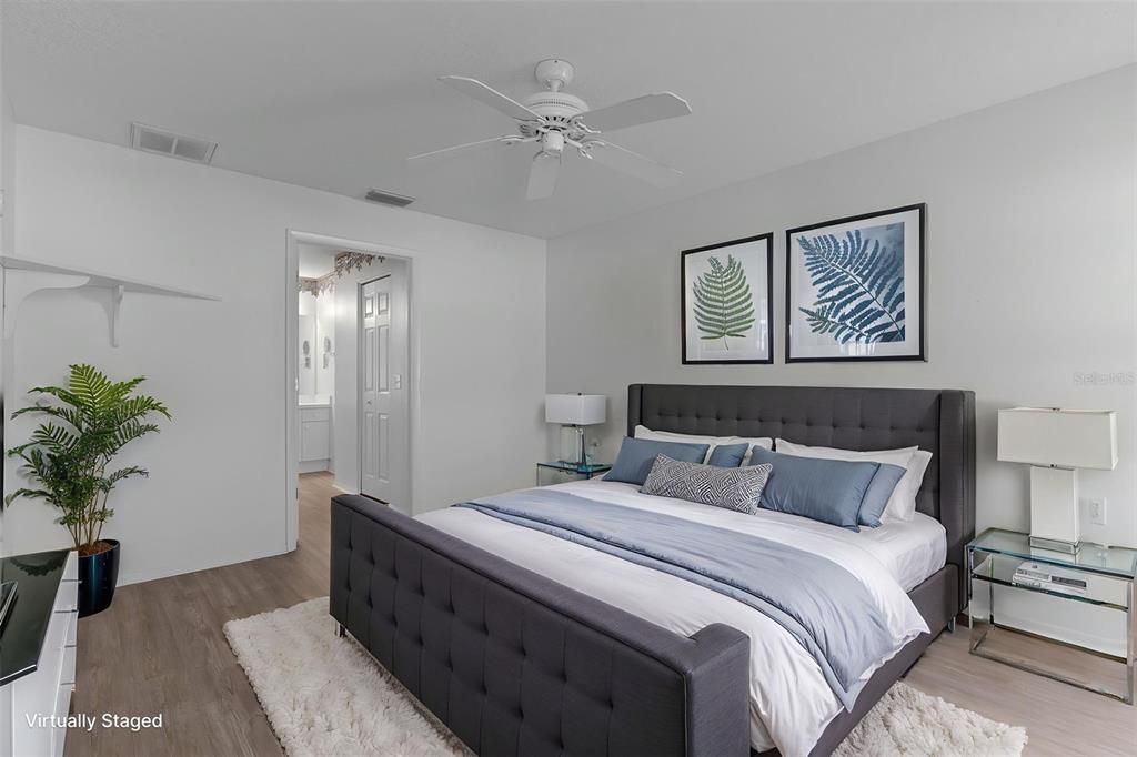 For Sale: $220,000 (2 beds, 2 baths, 1089 Square Feet)