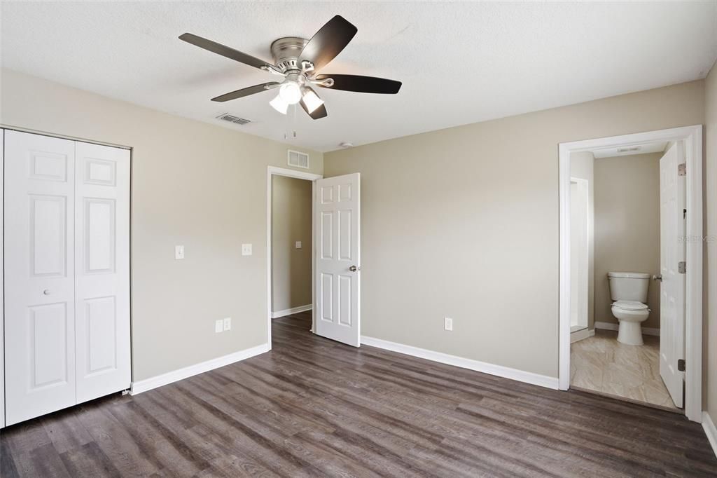 For Sale: $261,690 (3 beds, 2 baths, 1200 Square Feet)