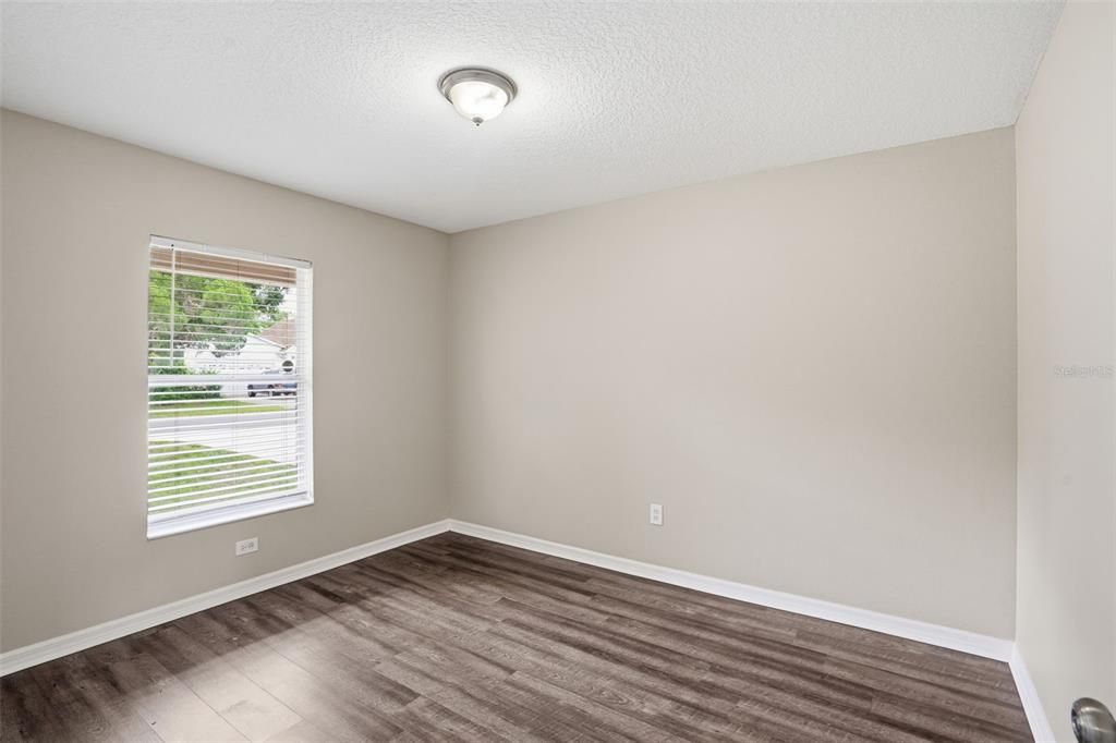 For Sale: $261,690 (3 beds, 2 baths, 1200 Square Feet)