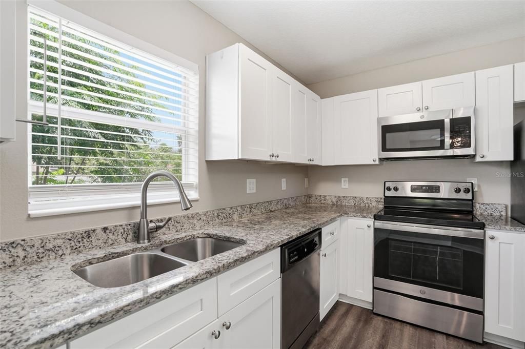 For Sale: $261,690 (3 beds, 2 baths, 1200 Square Feet)