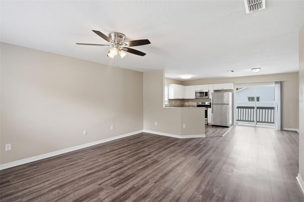 For Sale: $261,690 (3 beds, 2 baths, 1200 Square Feet)