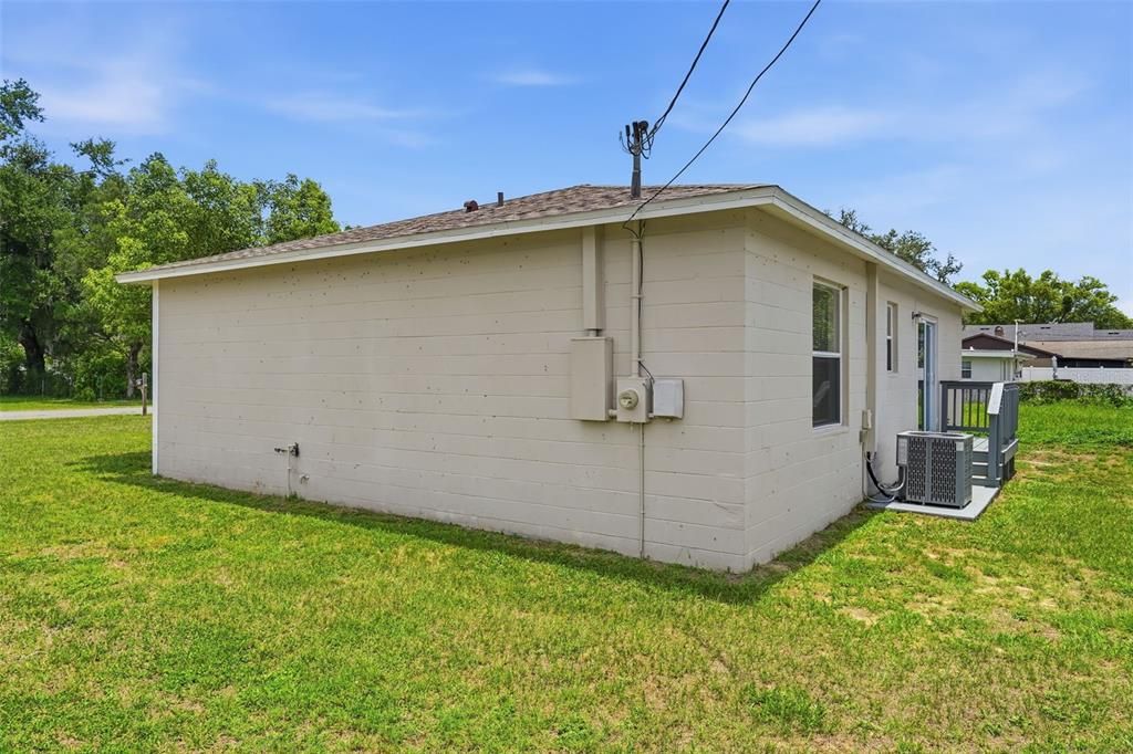 For Sale: $261,690 (3 beds, 2 baths, 1200 Square Feet)