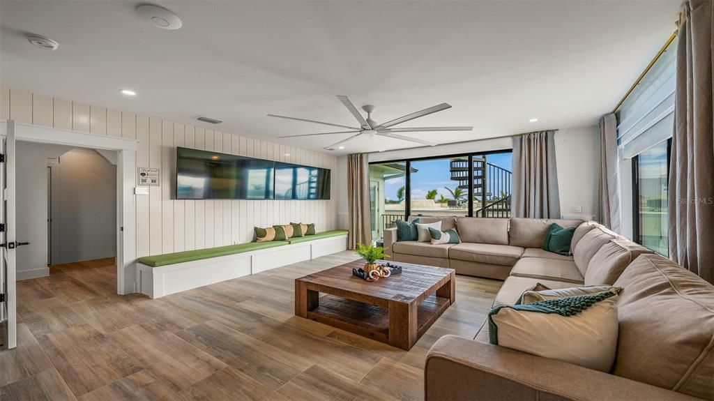 For Sale: $4,500,000 (5 beds, 5 baths, 3891 Square Feet)