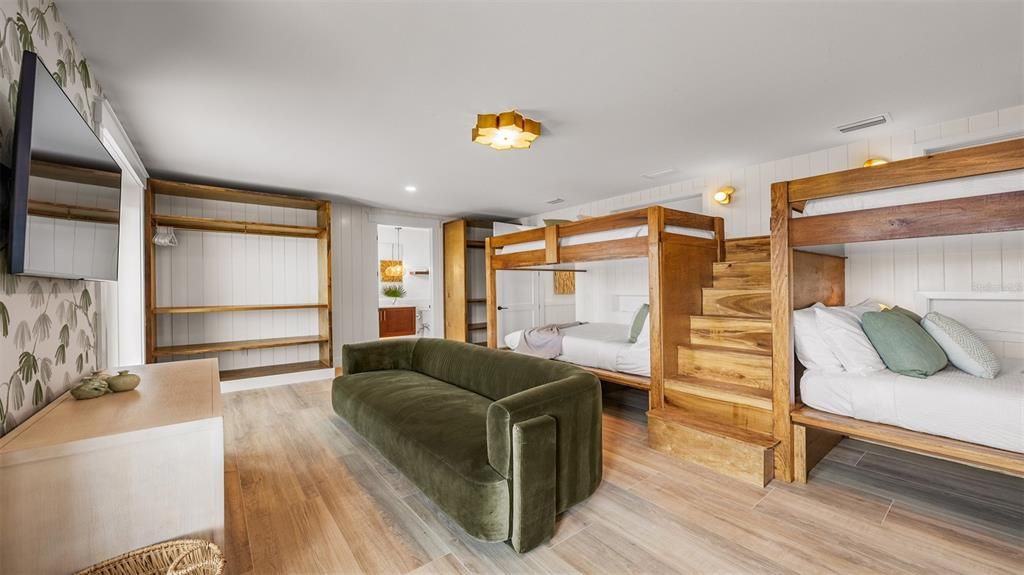 For Sale: $4,500,000 (5 beds, 5 baths, 3891 Square Feet)